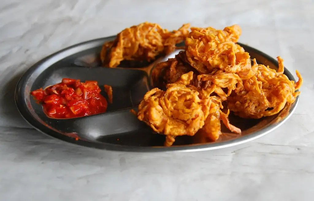 Onion bhajis