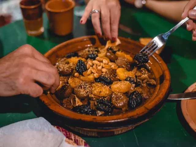 Tajine de viande aux pruneaux et amandes